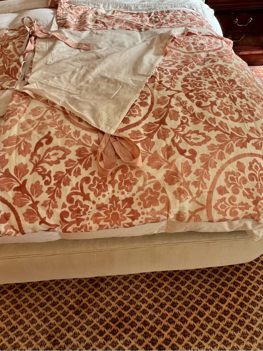 Pottery Barn Coral Floral Tie-Closure Duvet Cover on Cream